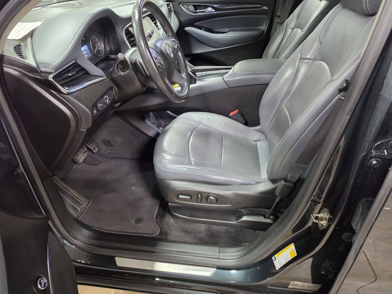 Used 2018 Buick Enclave Essence AWD/4WD image 24