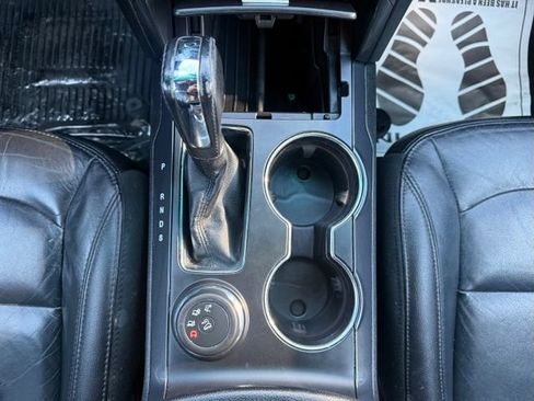 Used 2016 Ford Explorer XLT w/ Equipment Group 202A AWD/4WD image 29