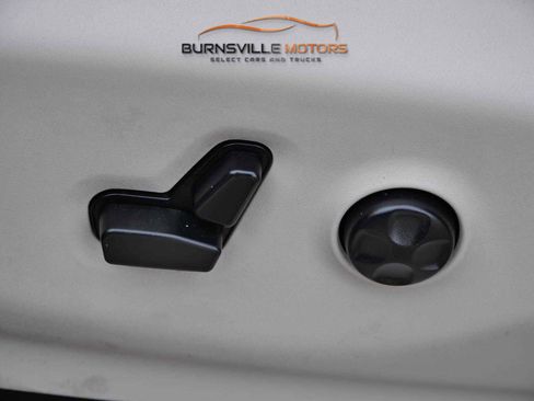 Used 2017 Chrysler Pacifica Limited image 19