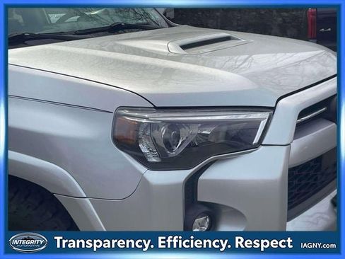 Certified 2022 Toyota 4Runner TRD Off-Road Premium AWD/4WD image 10
