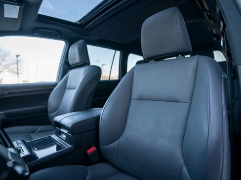 Used 2023 Lexus GX 460 Premium image 14