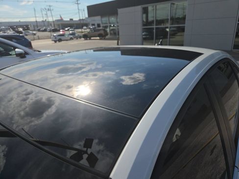 Used 2025 Volkswagen Jetta SE FWD image 7