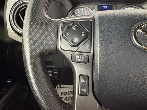 Used 2017 Toyota Tacoma TRD Off-Road w/ Tow Package (A/T) AWD/4WD image 20