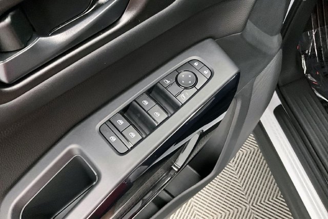 New 2026 Nissan Pathfinder SV FWD image 32