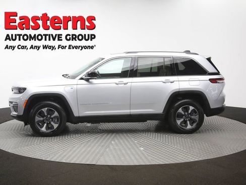 Used 2022 Jeep Grand Cherokee Limited 4xe w/ Luxury Tech Group II AWD/4WD image 62
