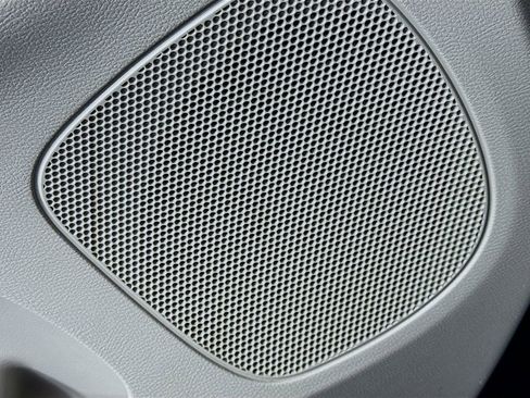 Used 2012 Dodge Grand Caravan SXT image 19