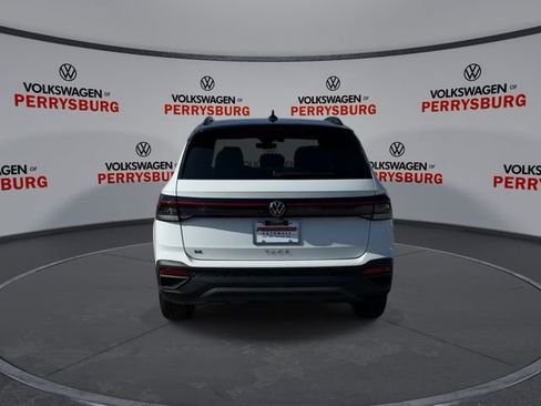 New 2026 Volkswagen Taos SE FWD image 7