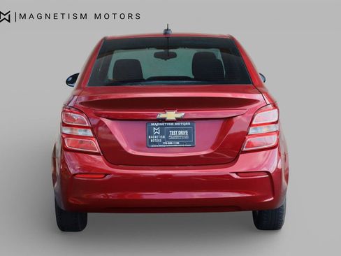 Used 2017 Chevrolet Sonic LT w/ Convenience Package image 8