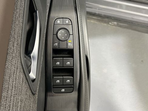 Used 2021 Nissan Rogue SV image 17