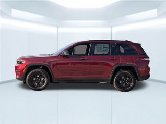 New 2025 Jeep Grand Cherokee Altitude video 2