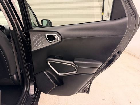 Used 2023 Kia Soul LX w/ Option Group 015 image 37