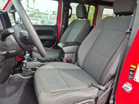 Used 2025 Jeep Wrangler Unlimited Sport AWD/4WD image 25