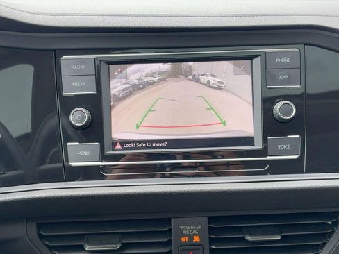 Used 2020 Volkswagen Jetta SE image 29