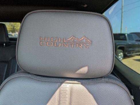 Used 2022 Chevrolet Silverado 1500 High Country w/ High Country Premium Package image 42