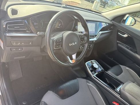 Used 2022 Kia Niro EX w/ Cold Weather Package image 28