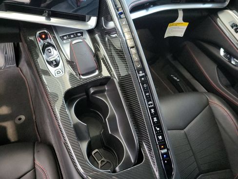 Used 2024 Chevrolet Corvette Z06 RWD image 33
