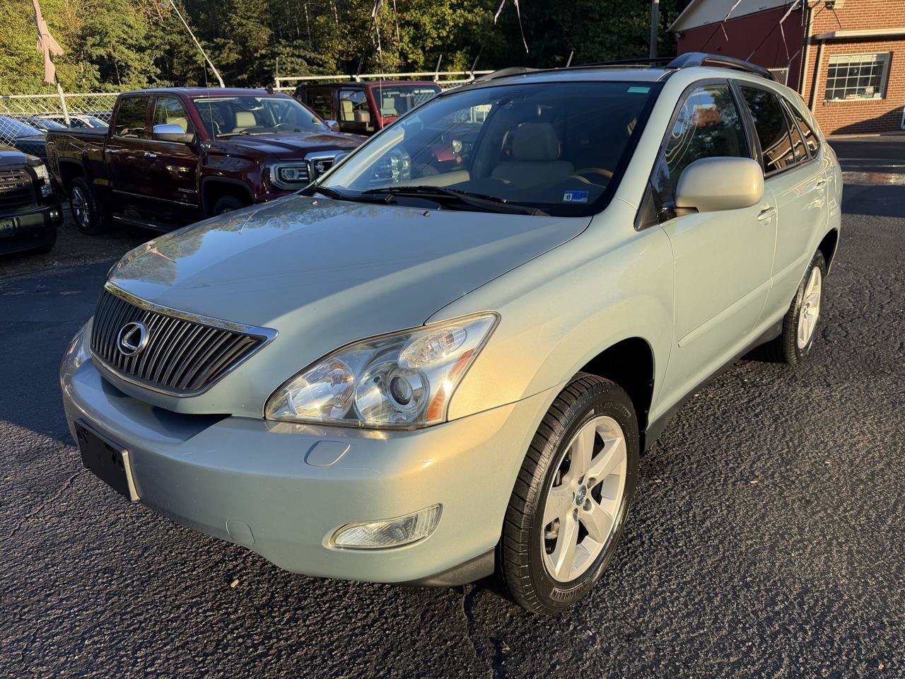 Used 2005 Lexus RX 330 AWD w/ Premium Plus Pkg image 3
