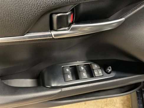 Used 2019 Toyota Camry LE FWD image 19