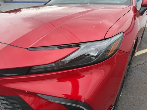 Used 2025 Toyota Camry SE w/ Convenience Package image 9