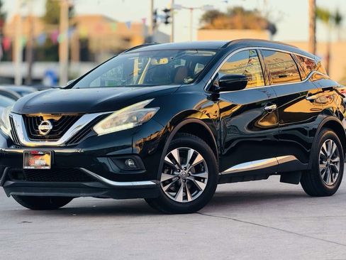 Used 2018 Nissan Murano SV image 1