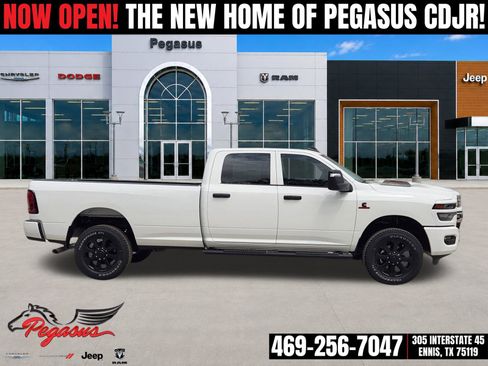 New 2026 RAM 2500 Tradesman AWD/4WD image 3