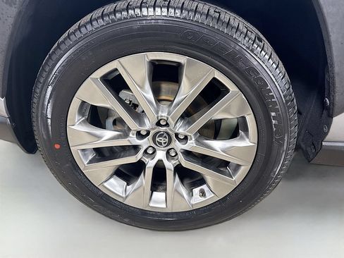 Certified 2020 Toyota RAV4 XLE Premium FWD image 9