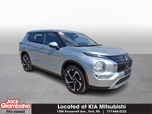 Used 2024 Mitsubishi Outlander SE AWD/4WD image 1