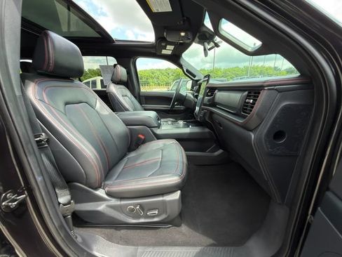 Used 2024 Ford Expedition Limited AWD/4WD image 9
