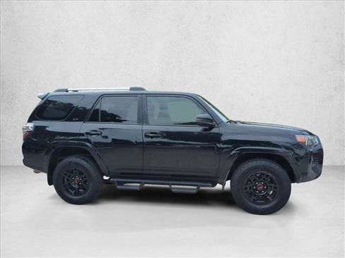 Used 2020 Toyota 4Runner SR5 AWD/4WD image 4