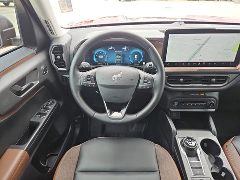 Used 2025 Ford Bronco Sport Outer Banks w/ Outer Banks Tech Package+ image 28