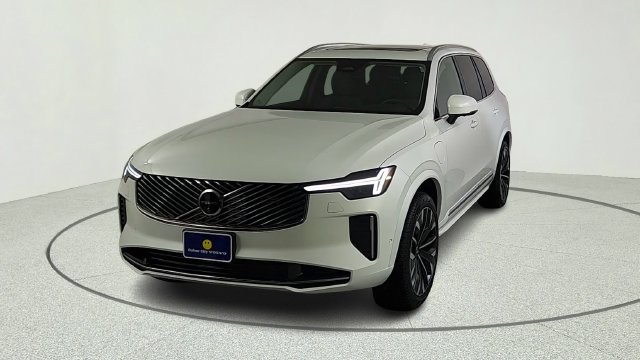 New 2026 Volvo XC90 T8 Plus w/ Protection Package AWD/4WD image 2
