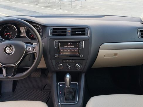 Used 2018 Volkswagen Jetta SE FWD image 11
