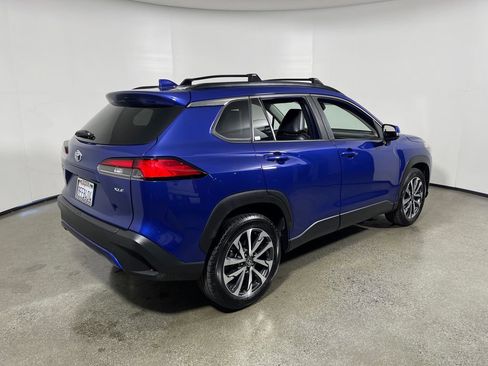 Certified 2023 Toyota Corolla Cross XLE FWD image 3