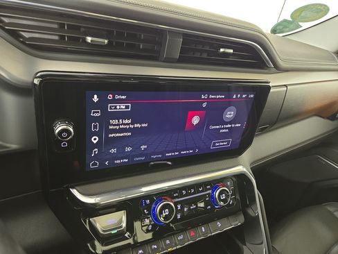 Used 2025 GMC Sierra 1500 Denali AWD/4WD image 19