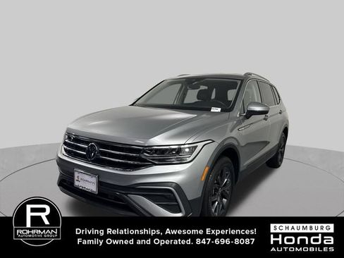 Used 2023 Volkswagen Tiguan SE AWD/4WD image 2