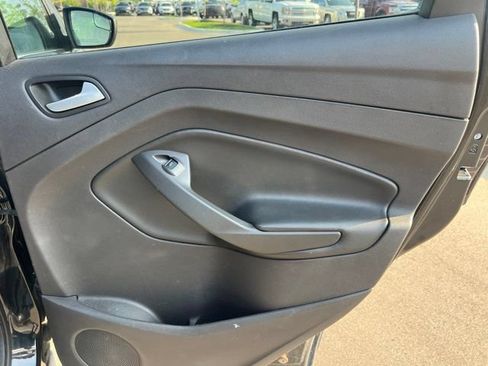 Used 2015 Ford Escape SE FWD image 12
