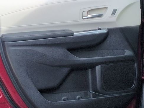 Certified 2026 Toyota Sienna Limited image 16