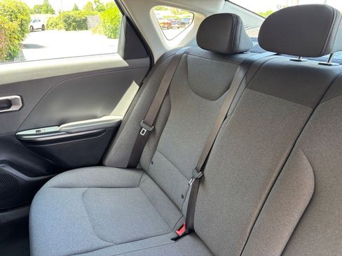 Used 2025 Kia K4 FWD image 39