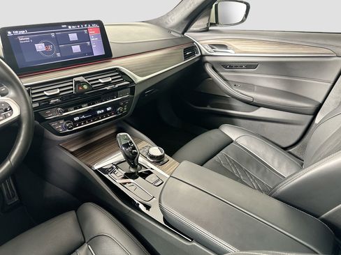 Certified 2023 BMW M550i xDrive w/ Dynamic Handling Package image 25