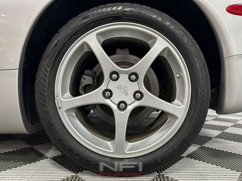 Used 2004 Chevrolet Corvette Convertible 2D w/ Preferred Equipment Group image 31