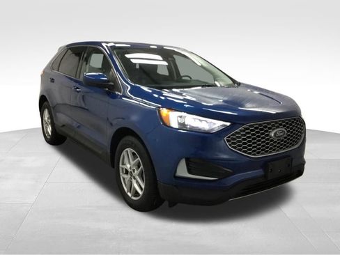 Used 2023 Ford Edge SEL image 3