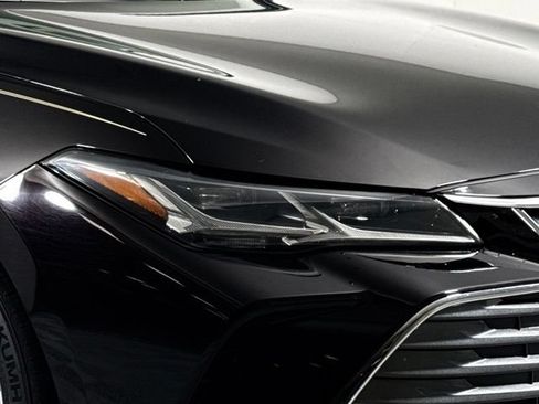 Used 2019 Toyota Avalon Limited FWD image 15