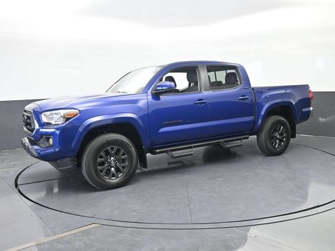 Used 2022 Toyota Tacoma SR5 RWD image 2