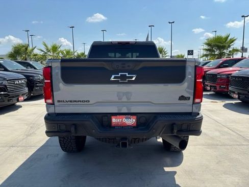 Used 2025 Chevrolet Silverado 2500 ZR2 w/ ZR2 Bison Edition AWD/4WD image 5