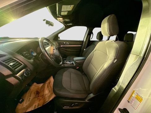 Used 2018 Ford Explorer XLT image 20