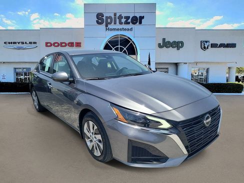 Used 2023 Nissan Altima 2.5 S FWD image 2