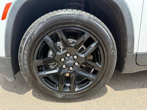 Certified 2023 Chevrolet Traverse LT FWD image 43