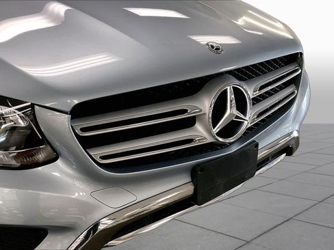 Used 2018 Mercedes-Benz GLC 300 4MATIC image 32