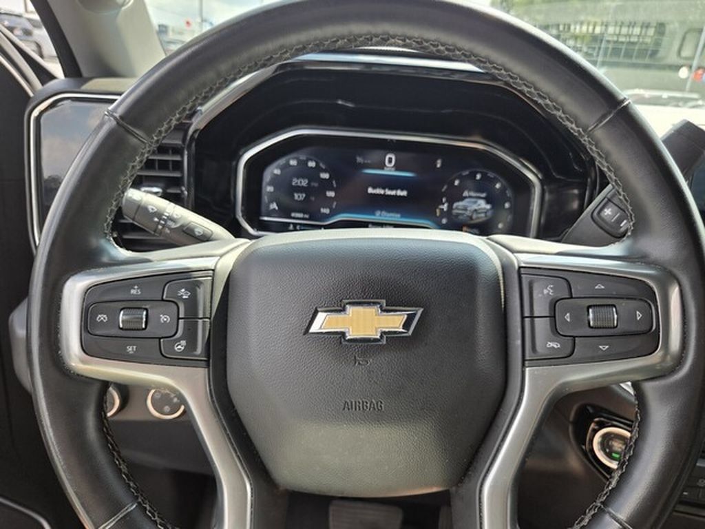 Used 2025 Chevrolet Silverado 1500 LT RWD image 24