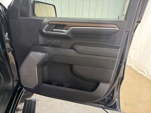 Certified 2024 Chevrolet Silverado 1500 High Country w/ Technology Package image 22